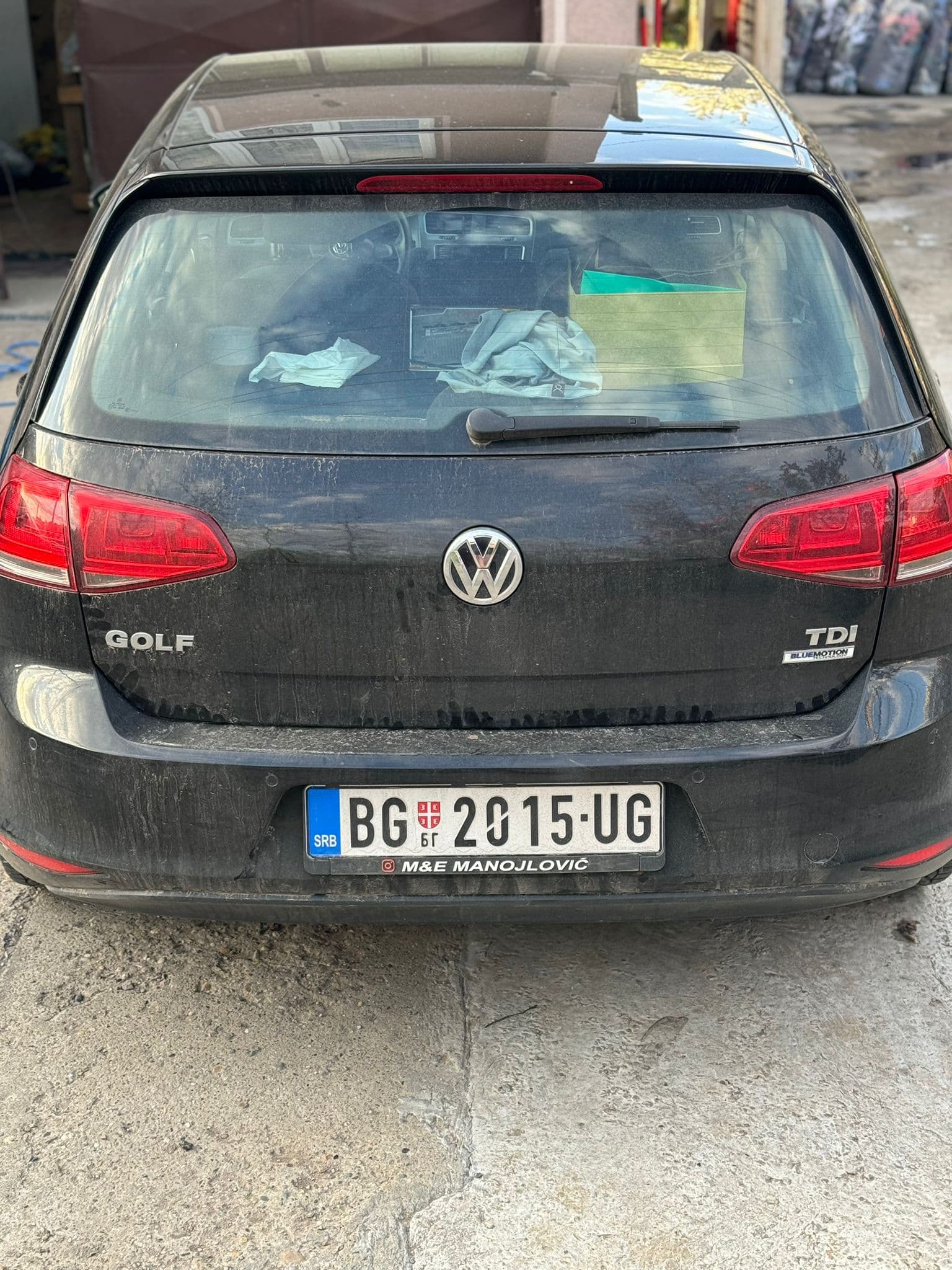 Automobil pre spoljašnjeg pranja u Autoperionici Jeti, Železnik